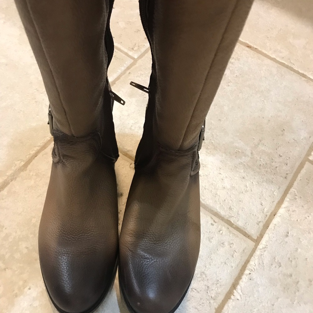 Ladies boots